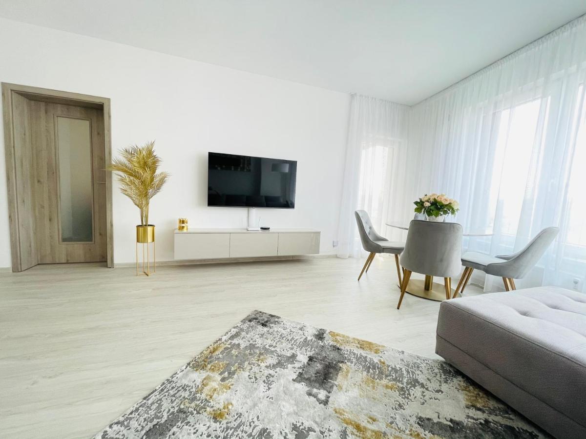 New Luxury City Centre Apartment With Panoramic View, Free Parking Bratislava Dış mekan fotoğraf