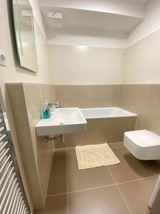 New Luxury City Centre Apartment With Panoramic View, Free Parking Bratislava Dış mekan fotoğraf