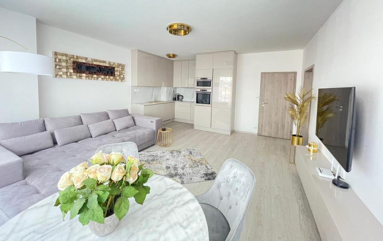 New Luxury City Centre Apartment With Panoramic View, Free Parking Bratislava Dış mekan fotoğraf